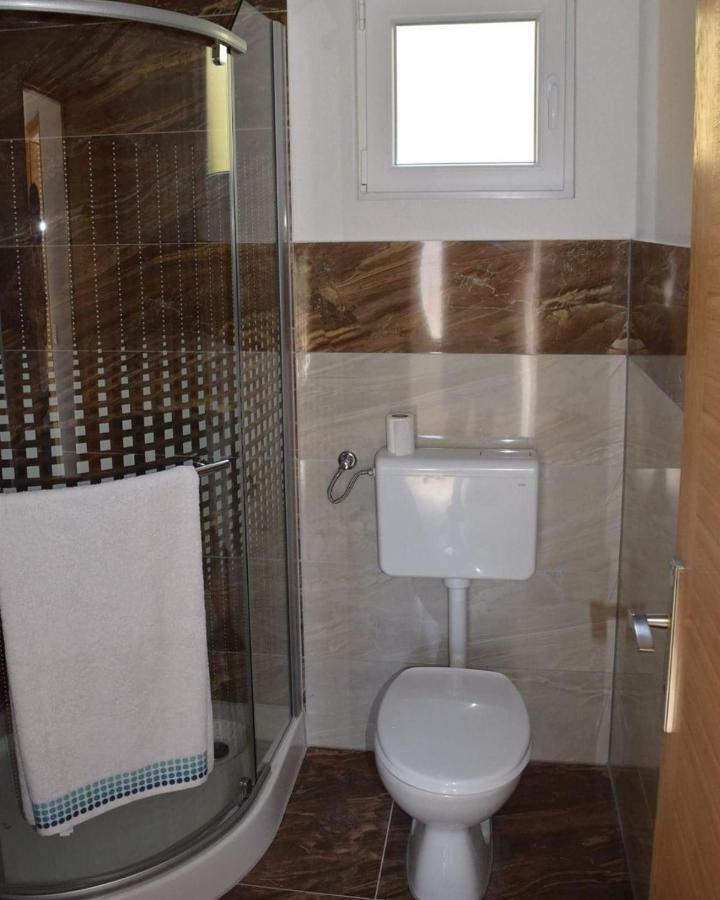 Apartmani Subasic パグ エクステリア 写真