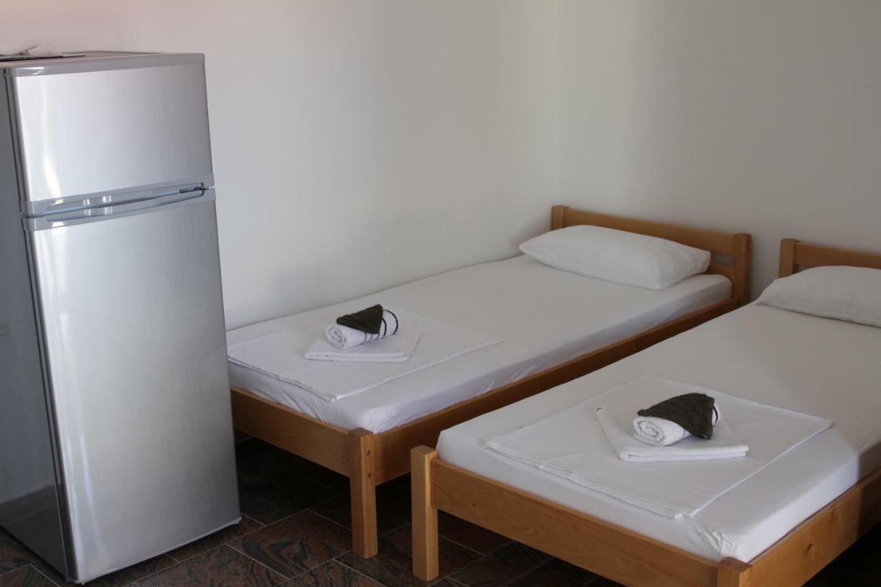 Apartmani Subasic パグ エクステリア 写真