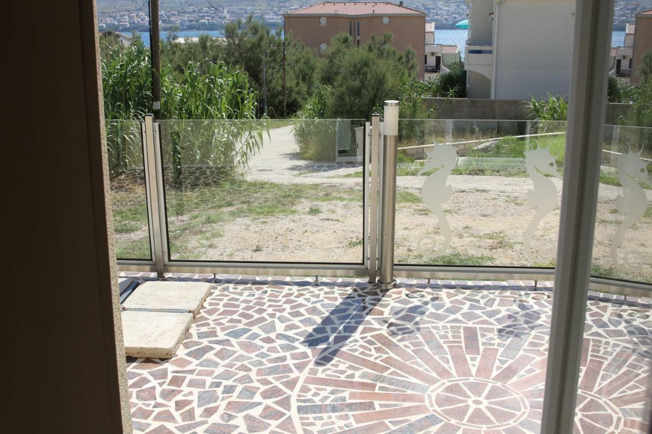 Apartmani Subasic パグ エクステリア 写真